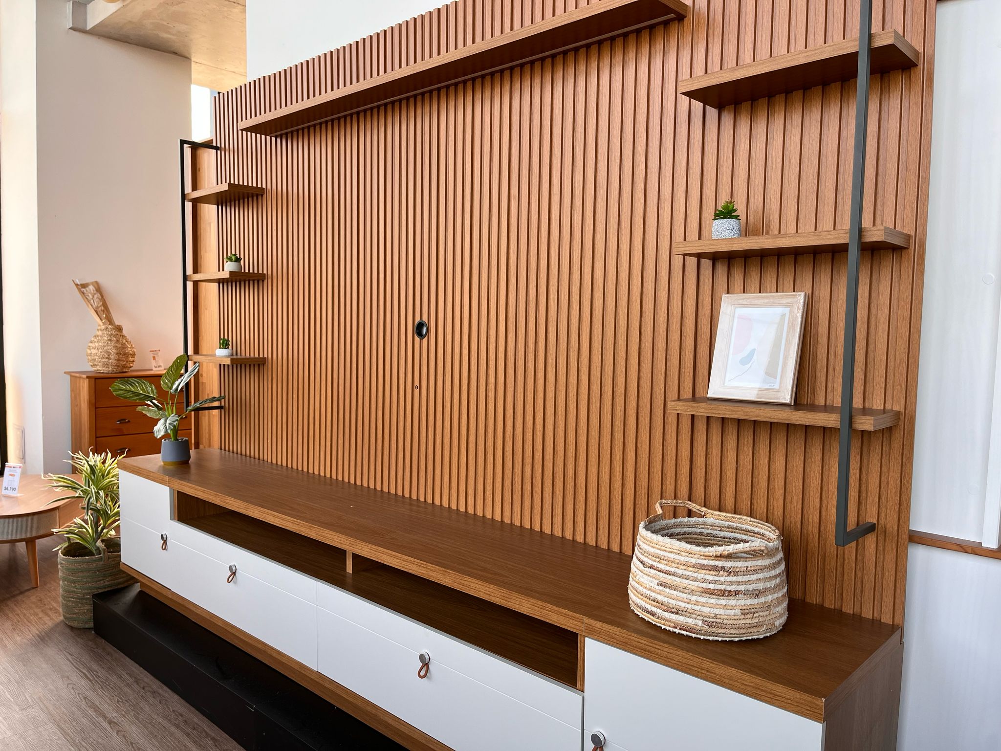 Rack con Panel Ouro Listones de madera y Led 268cm MDF/MDP