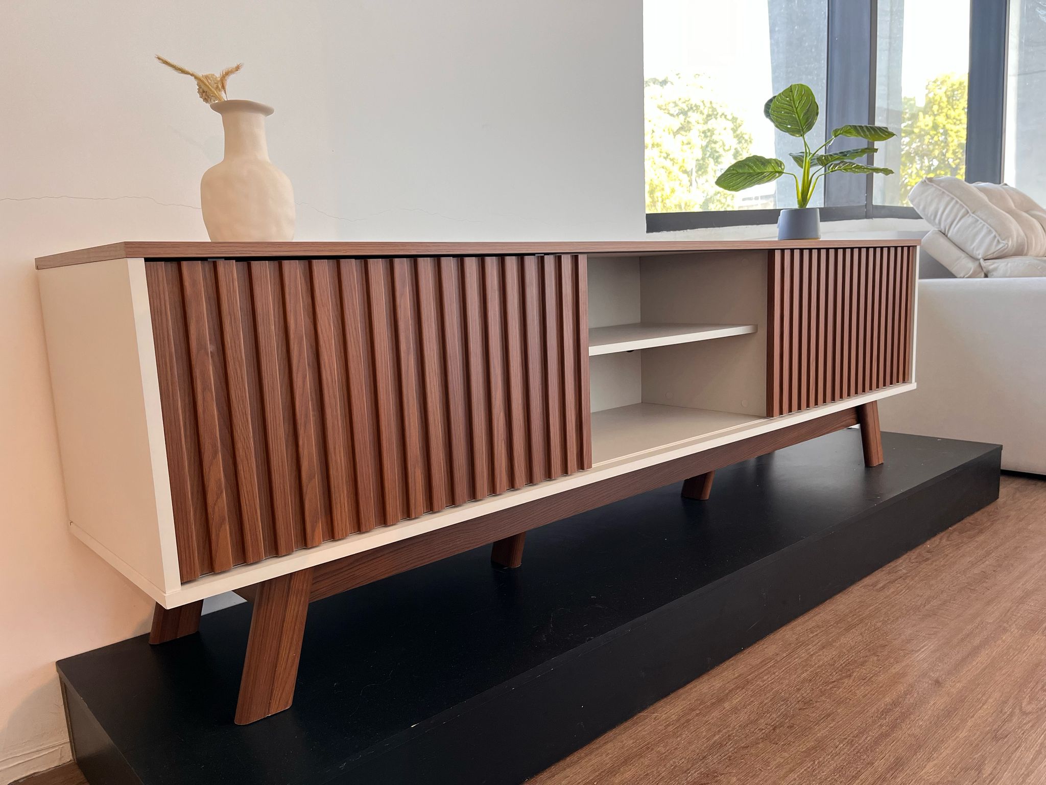 Rack para tv San Francisco 180cm con Listones de Madera