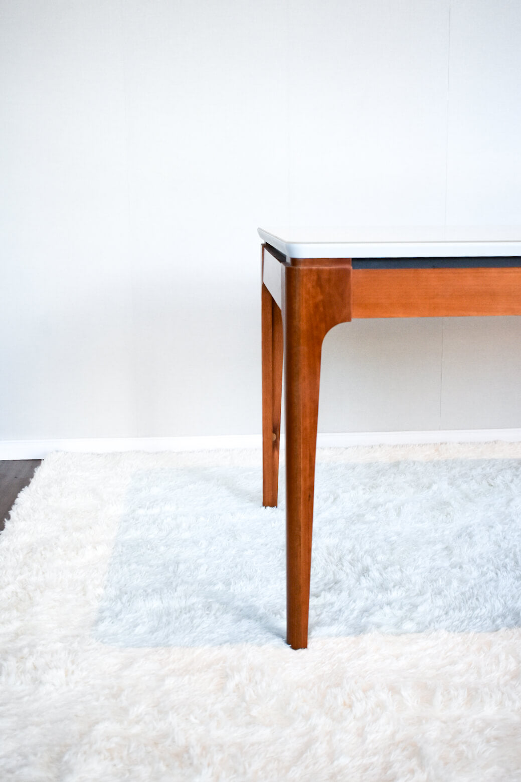 Mesa Mira Rectangular - Madera Maciza y Vidrio Sobrepuesto