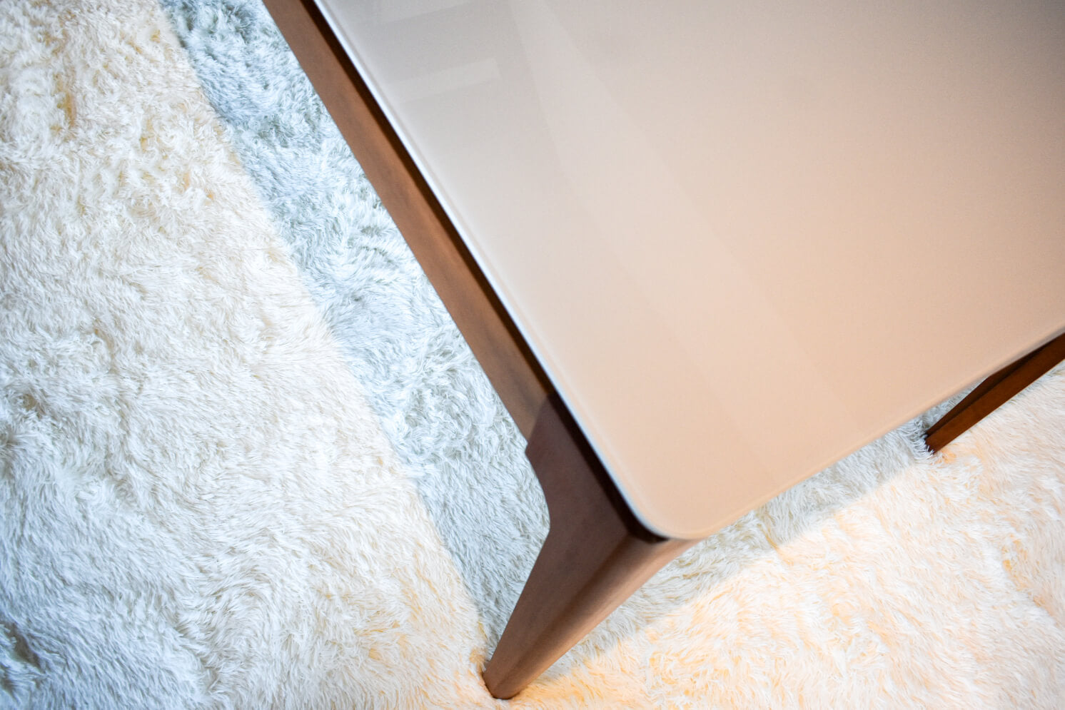 Mesa Mira Rectangular - Madera Maciza y Vidrio Sobrepuesto