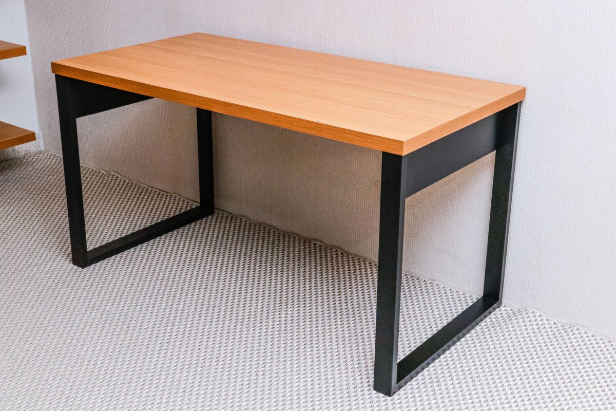 Escritorio Industrial Mesa de Oficina F20 135cm - Balton Hogar - F20JPF