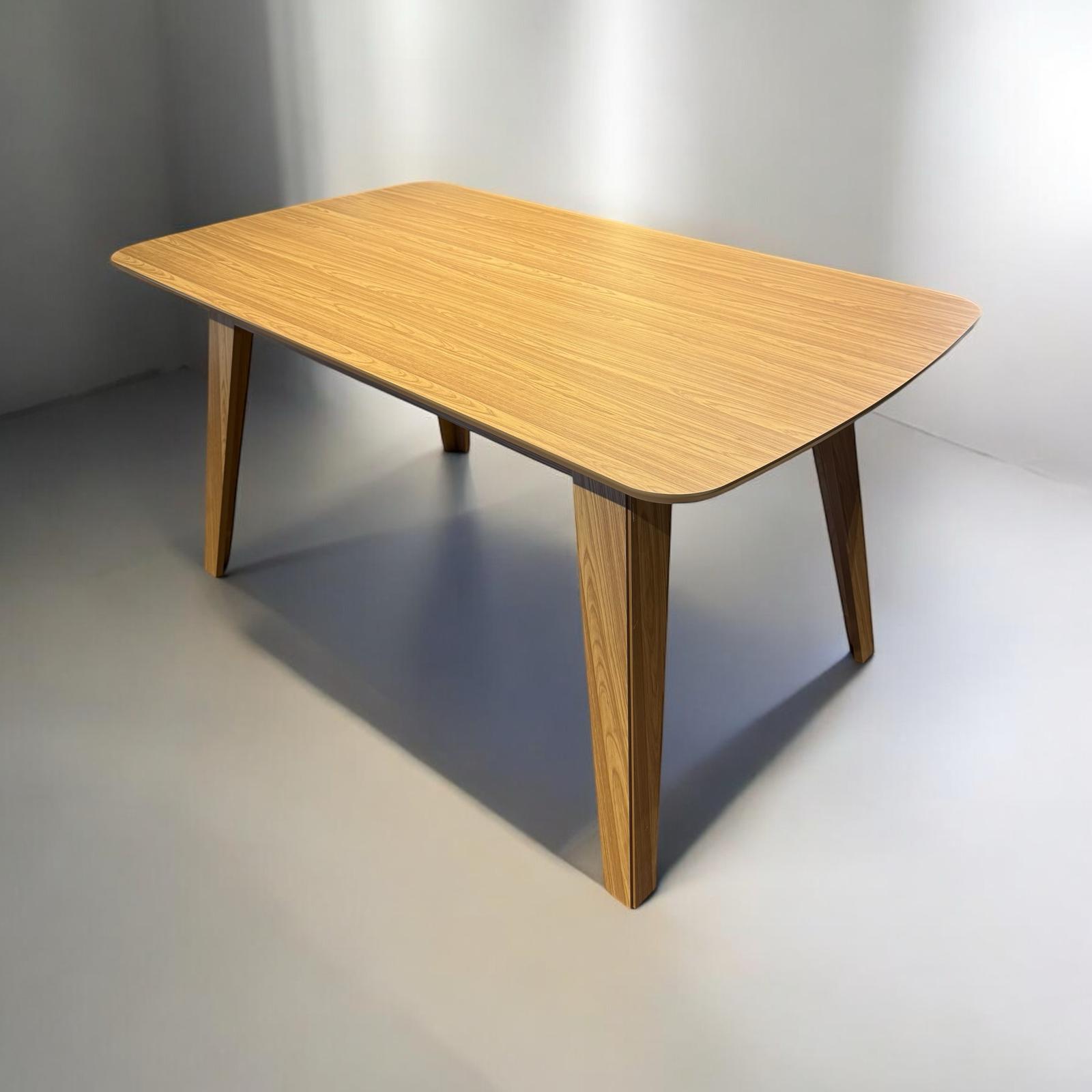 Mesa de comedor Retro 160CM - FREIJO