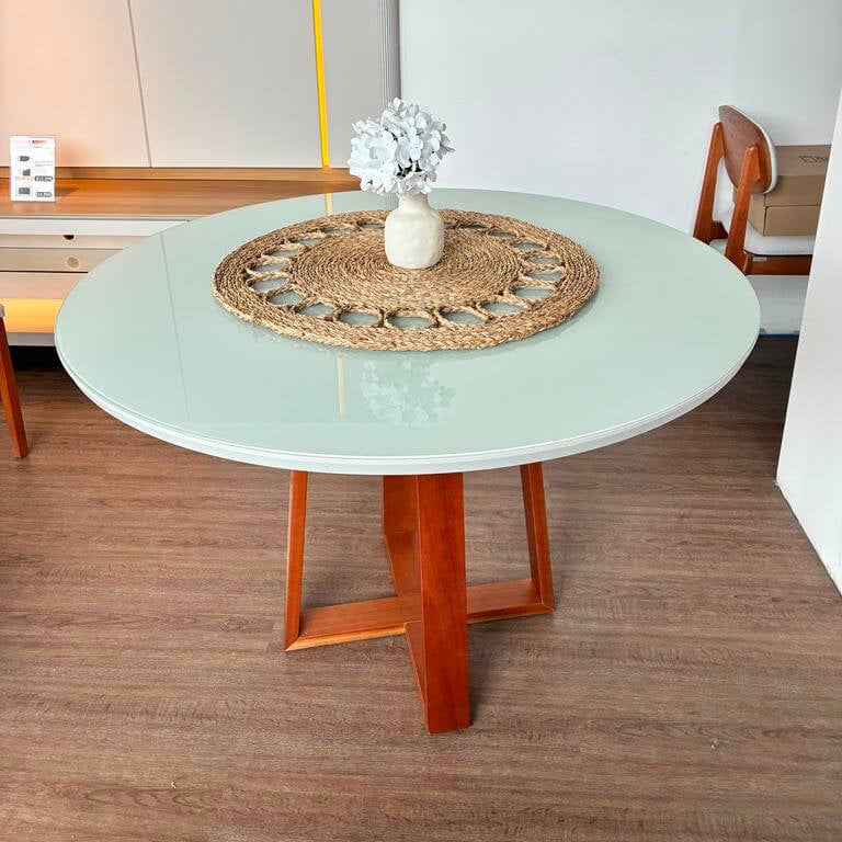 Juego de comedor Mesa Elma Redonda con Tapa de Vidrio con 4 Sillas Lara
