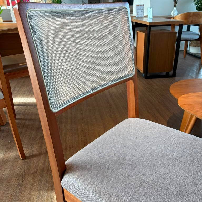 Juego de comedor Mesa Elma Redonda con Tapa de Vidrio Blanco con 4 Sillas Lola