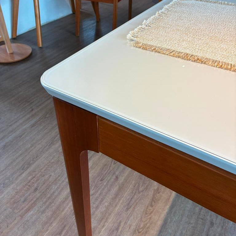 Juego de Comedor Mira con Vidrio Sobrepuesto con 6 Sillas Lara