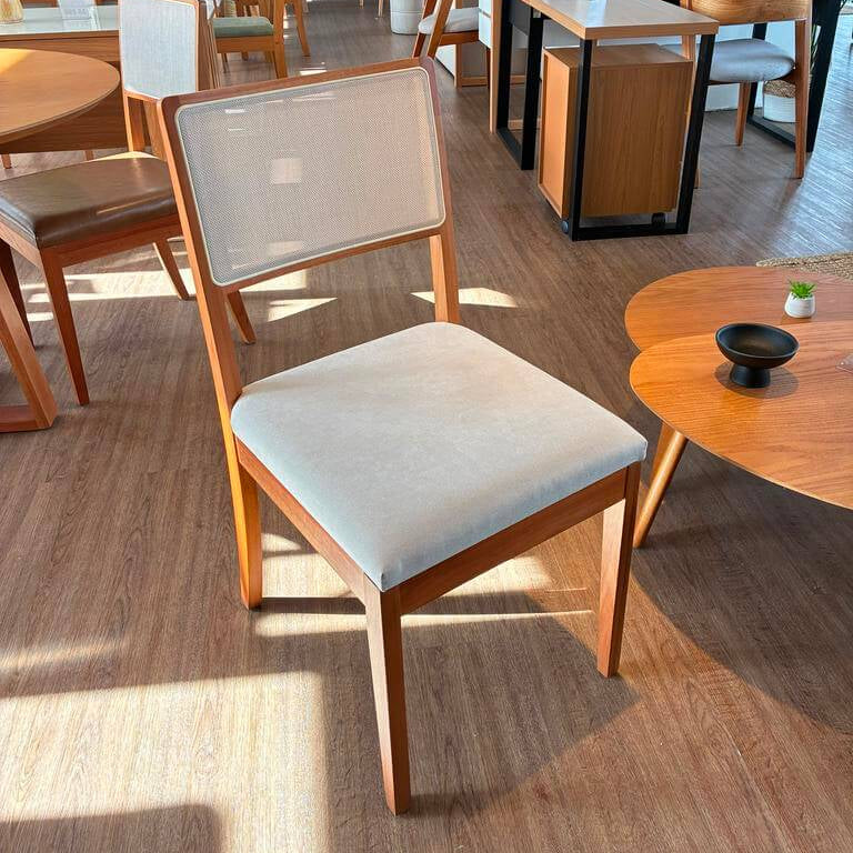 Juego de Comedor Asia Redonda con 4 Sillas Lola