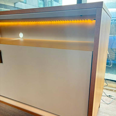 Rack para tv Dubai 180cm con Led - Patas en madera maciza