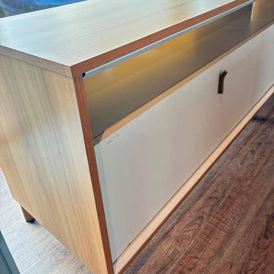 Rack para tv Dubai 180cm con Led - Patas en madera maciza