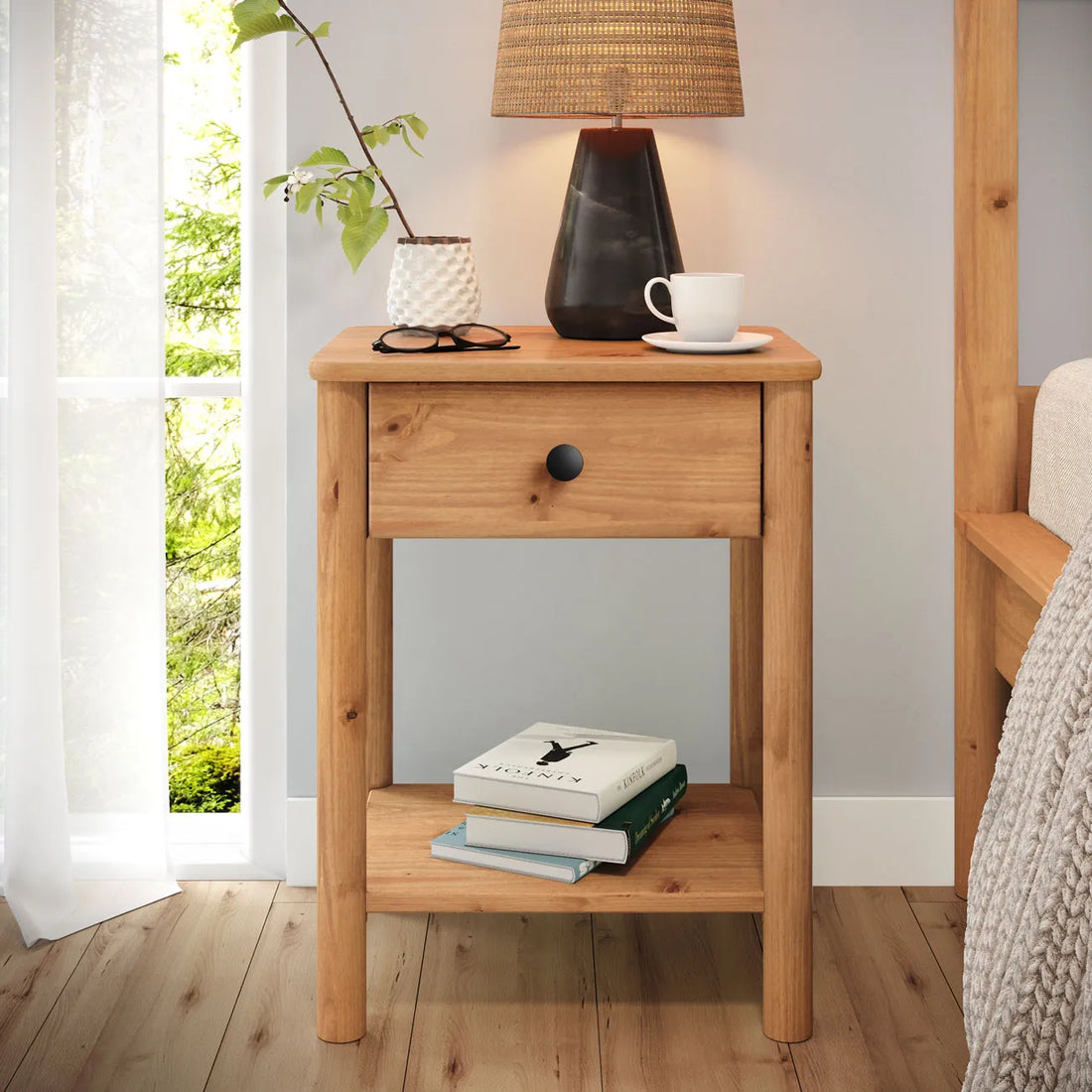 Mesa de luz Apama 1 cajon - Madera Maciza