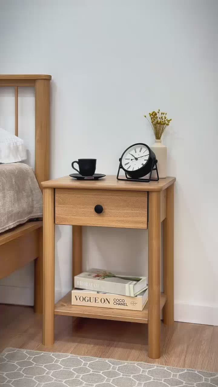 Mesa de luz Apama 1 cajon - Madera Maciza