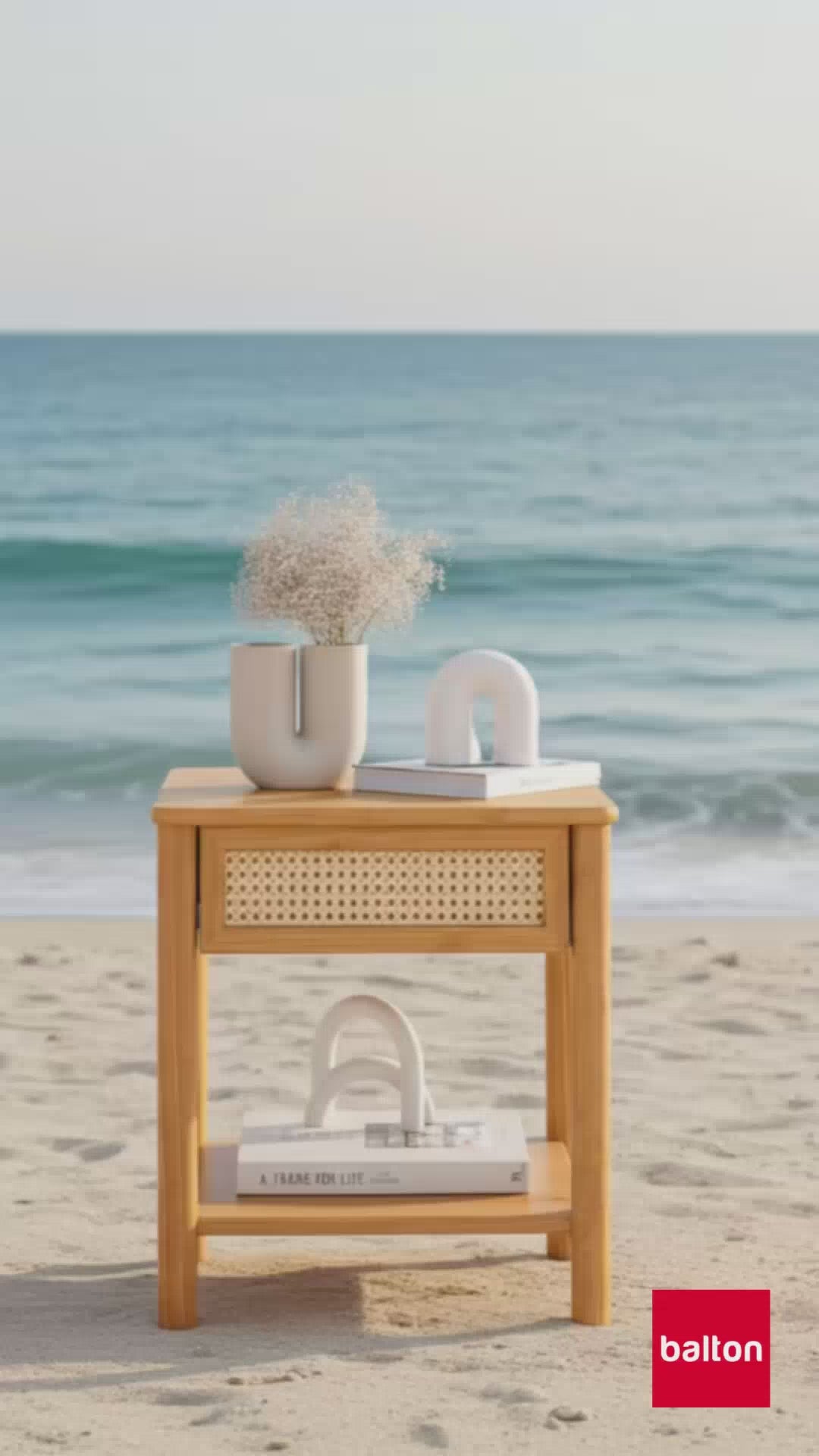 Mesa de luz Semira Ratan - Madera Maciza
