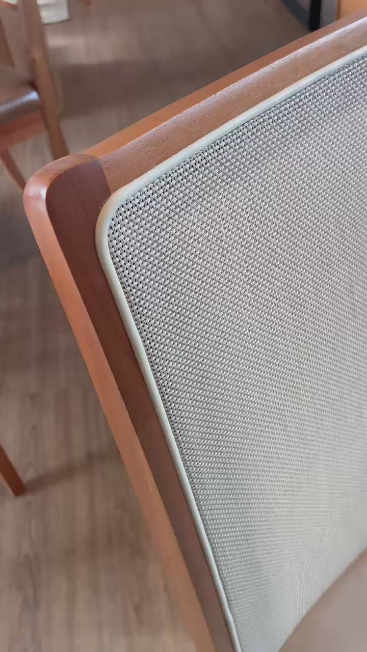 Juego de comedor Mesa Elma Redonda con Tapa de Vidrio con 4 Sillas Lara